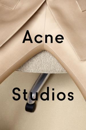 現代に生きる女性の力強さと自己表現。アクネストゥディオズの15SS広告ビジュアル