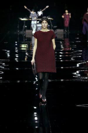 イッセイミヤケは色で3Dの服を織る【2015-16秋冬ウィメンズ】