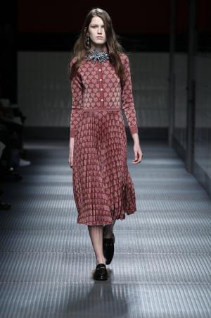 アレッサンドロ・ミケーレの新生グッチはジェンダーレスでロマンティック【2015-16秋冬ウィメンズ】