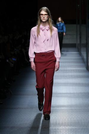 アレッサンドロ・ミケーレの新生グッチはジェンダーレスでロマンティック【2015-16秋冬ウィメンズ】