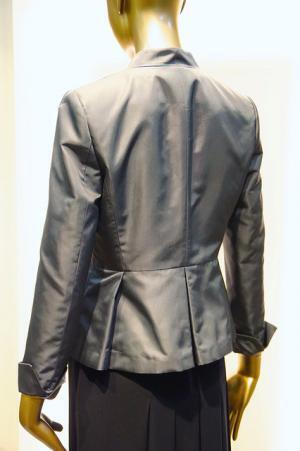 後ろ姿をスタイリング、三越伊勢丹が“バックシャン”を提案