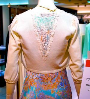 後ろ姿をスタイリング、三越伊勢丹が“バックシャン”を提案