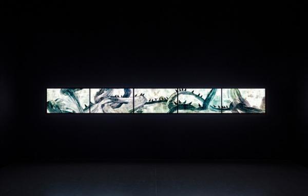 グラン・パレに滝をプロジェクションマッピング、チームラボがパリで新作発表