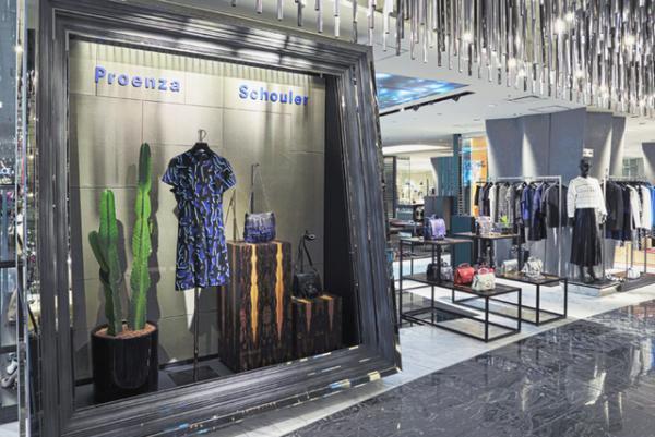 プロエンザスクーラー日本1号店がオープン。200個限定ヘッドフォン、直営店限定アイテムなど