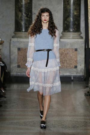 ロマンティックでマニッシュ、ブルーガールの2面性【15-16AWウィメンズ】