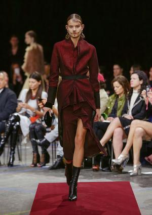 ジバンシィのフェチ・ビクトリアンダークネス【2015-16秋冬ウィメンズ】