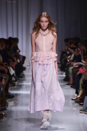 日本の文様を手技とともにケイタマルヤマが提案した静寂なエレガンス【2016春夏ウィメンズ】