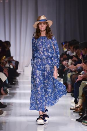 日本の文様を手技とともにケイタマルヤマが提案した静寂なエレガンス【2016春夏ウィメンズ】