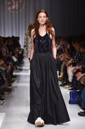 日本の文様を手技とともにケイタマルヤマが提案した静寂なエレガンス【2016春夏ウィメンズ】