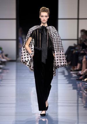 ジョルジオ アルマーニ プリヴェ、リーンに魅せる究極な美とバランス【2016-17秋冬クチュール】