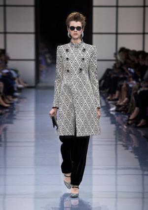 ジョルジオ アルマーニ プリヴェ、リーンに魅せる究極な美とバランス【2016-17秋冬クチュール】