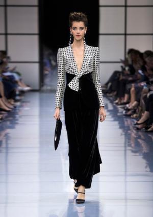 ジョルジオ アルマーニ プリヴェ、リーンに魅せる究極な美とバランス【2016-17秋冬クチュール】