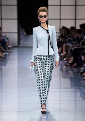 ジョルジオ アルマーニ プリヴェ、リーンに魅せる究極な美とバランス【2016-17秋冬クチュール】