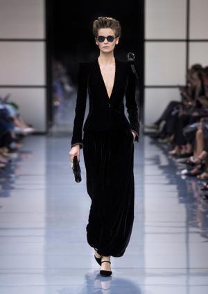 ジョルジオ アルマーニ プリヴェ、リーンに魅せる究極な美とバランス【2016-17秋冬クチュール】