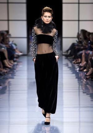 ジョルジオ アルマーニ プリヴェ、リーンに魅せる究極な美とバランス【2016-17秋冬クチュール】