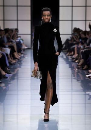 ジョルジオ アルマーニ プリヴェ、リーンに魅せる究極な美とバランス【2016-17秋冬クチュール】