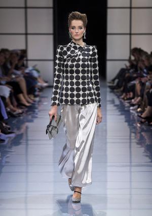 ジョルジオ アルマーニ プリヴェ、リーンに魅せる究極な美とバランス【2016-17秋冬クチュール】