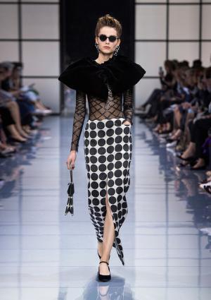 ジョルジオ アルマーニ プリヴェ、リーンに魅せる究極な美とバランス【2016-17秋冬クチュール】