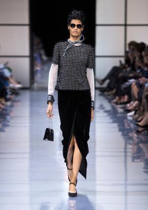 ジョルジオ アルマーニ プリヴェ、リーンに魅せる究極な美とバランス【2016-17秋冬クチュール】