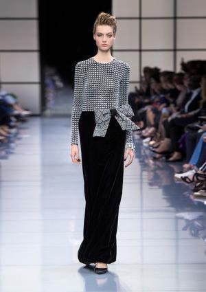 ジョルジオ アルマーニ プリヴェ、リーンに魅せる究極な美とバランス【2016-17秋冬クチュール】