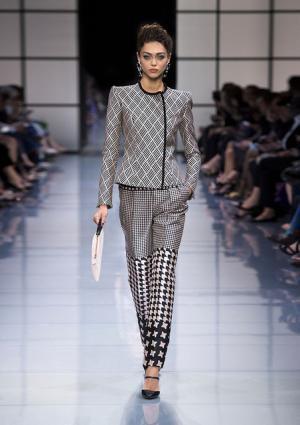 ジョルジオ アルマーニ プリヴェ、リーンに魅せる究極な美とバランス【2016-17秋冬クチュール】