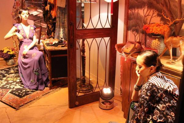 ケイタマルヤマ、丸山邸にて洋服が匂い立つインスタレーションのおもてなし【2017春夏ウィメンズ】