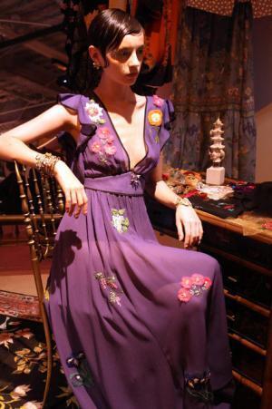 ケイタマルヤマ、丸山邸にて洋服が匂い立つインスタレーションのおもてなし【2017春夏ウィメンズ】