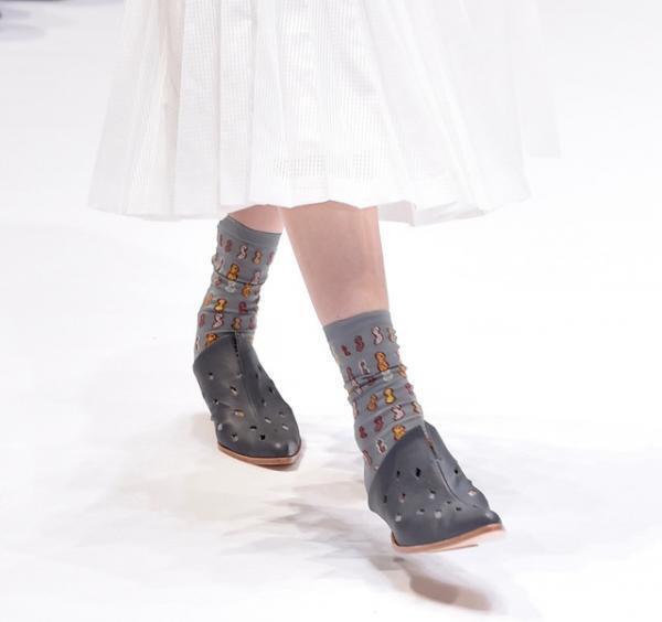 「うつくし」ものに心ほぐれる。古きものから美を紡ぐmatohuの眼差し【2017春夏ウィメンズ】