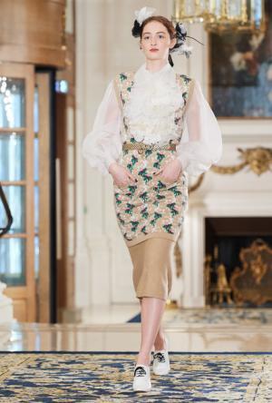 往年のパリが蘇る、シャネル2016-17年メティエダールコレクションの舞台は宮殿ホテルリッツ・パリ