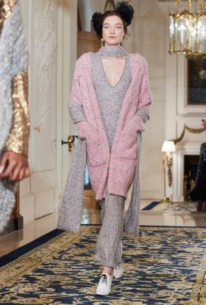 往年のパリが蘇る、シャネル2016-17年メティエダールコレクションの舞台は宮殿ホテルリッツ・パリ