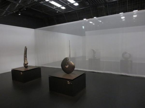 「彫刻家 樂 雅臣展」が京都で開催、約450年受け継ぐ技と精神で石の神秘を探る