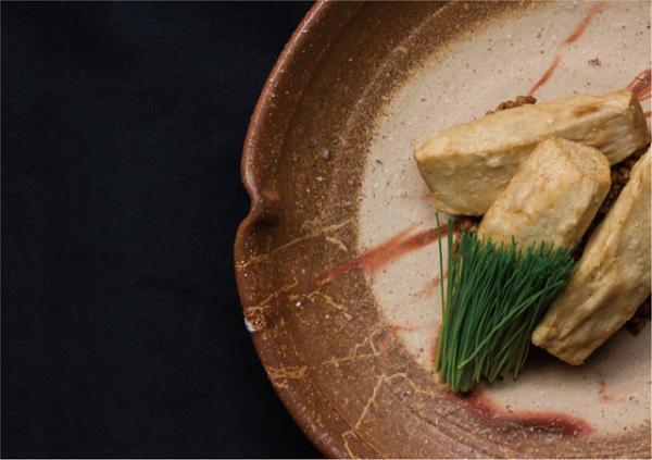 陶芸家の器と気鋭料理人の創作料理が共演、ヒガシヤマ トウキョウで一夜イベント開催