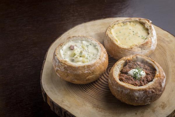 マシュマロやいちごを挟んだ“チョコレートバーガー”!?グランド ハイアット 東京の月替わりバーガー