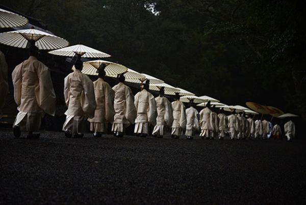 伊勢神宮式年遷宮の写真展で日本人の原点を見つめ直す、写真家・稲田美織が12年に渡り撮影