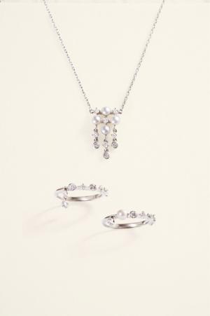 ミキモトがアーティスト小松宏誠とコラボレーション。新宿伊勢丹に桜をイメージした美しい空間が出現