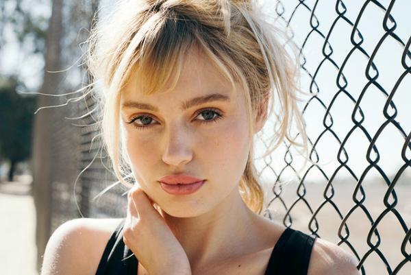 イヴ・サンローラン・ボーテが2017年春コレクション発売。新アンバサダースタッズ・リンデスのルックが到着