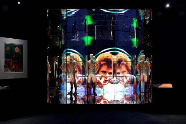 二階堂ふみが語る「DAVID BOWIE is」の見どころ、“ずっと追い続けたい人”とボウイへの愛を告白