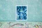 プールの中に並ぶアート作品。世にも珍しい水中エキシビション「シュノーケル・ドリームス」