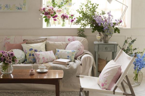 アフタヌーンティー・リビングが「花で彩る毎日の暮らし」を提案。青木むすびによるイメージビジュアルを展開