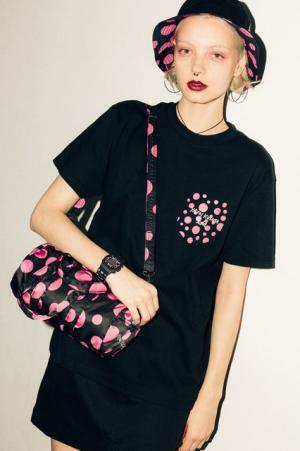 X-girl＆XLARGEが、展覧会「草間彌生 わが永遠の魂」とのコラボコレクションを発表