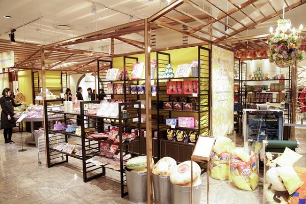 カルビーと三越伊勢丹が協業！伊勢丹新宿店に期間限定お菓子ショップ登場、キョロちゃんやかっぱえびくんも来店