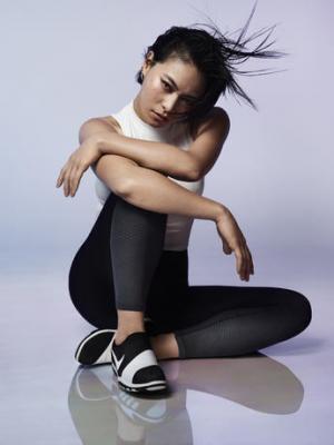 ナイキから、運動効率を高めるゾーナル ストレングス タイツが登場。日本人アスリートとして菅原小春がイメージビジュアルに