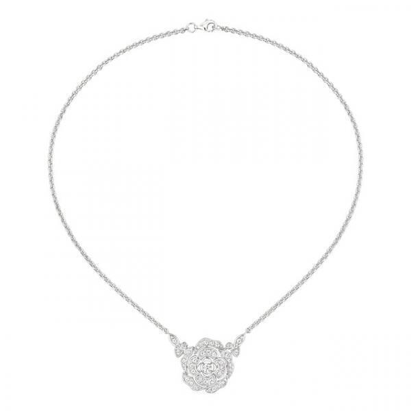 シャネルが、アイコニックな“カメリアの花”をモチーフにした新作ジュエリーを発売