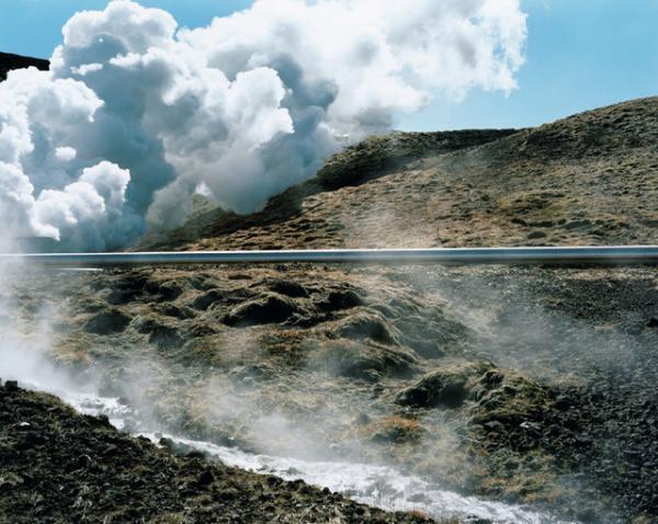 全長1,280kmを縦断するパイプラインを追いかけた石塚元太良の写真展が開催