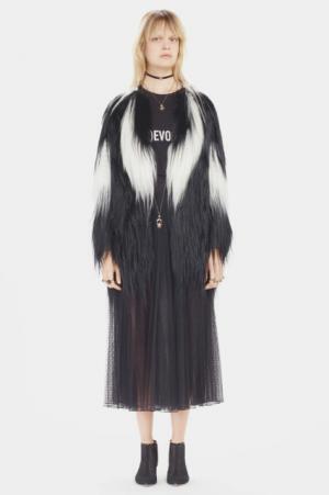 ディオールがネオ・ボヘミアンたちにインスピレーションを受けた2017年フォールコレクションを発表