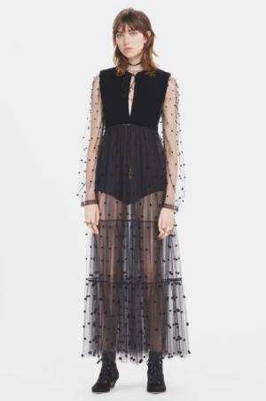 ディオールがネオ・ボヘミアンたちにインスピレーションを受けた2017年フォールコレクションを発表