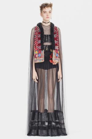 ディオールがネオ・ボヘミアンたちにインスピレーションを受けた2017年フォールコレクションを発表