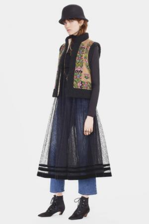 ディオールがネオ・ボヘミアンたちにインスピレーションを受けた2017年フォールコレクションを発表