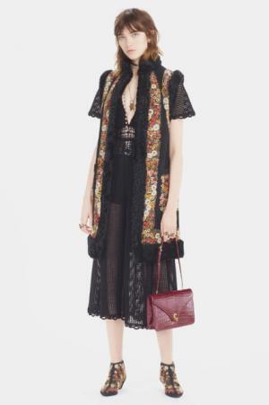 ディオールがネオ・ボヘミアンたちにインスピレーションを受けた2017年フォールコレクションを発表