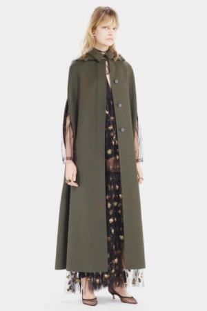 ディオールがネオ・ボヘミアンたちにインスピレーションを受けた2017年フォールコレクションを発表